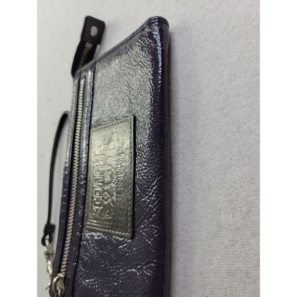 Coach Poppy Women's Deep Blue Patent Leather Zip Up Wristlet Credit Card Slots - Picture 9 of 11